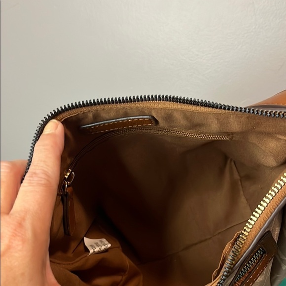 Adrienne Vittadini Tan NWT Crossbody Bag - Picture 2 of 9